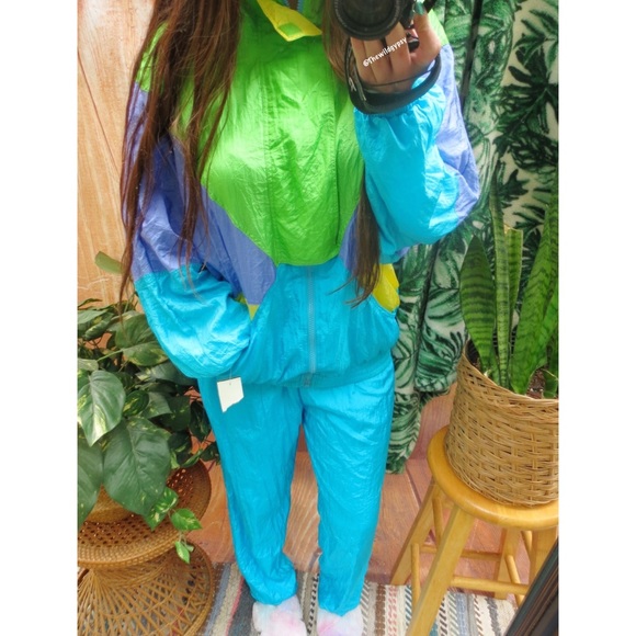 NEW Vintage 80s vibrant track suit set 🍃 - Picture 2 of 8